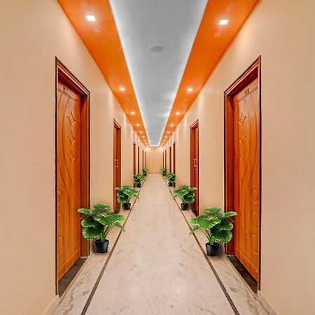 Hotel O Chauhan Palace ลัคเนา ภายนอก รูปภาพ