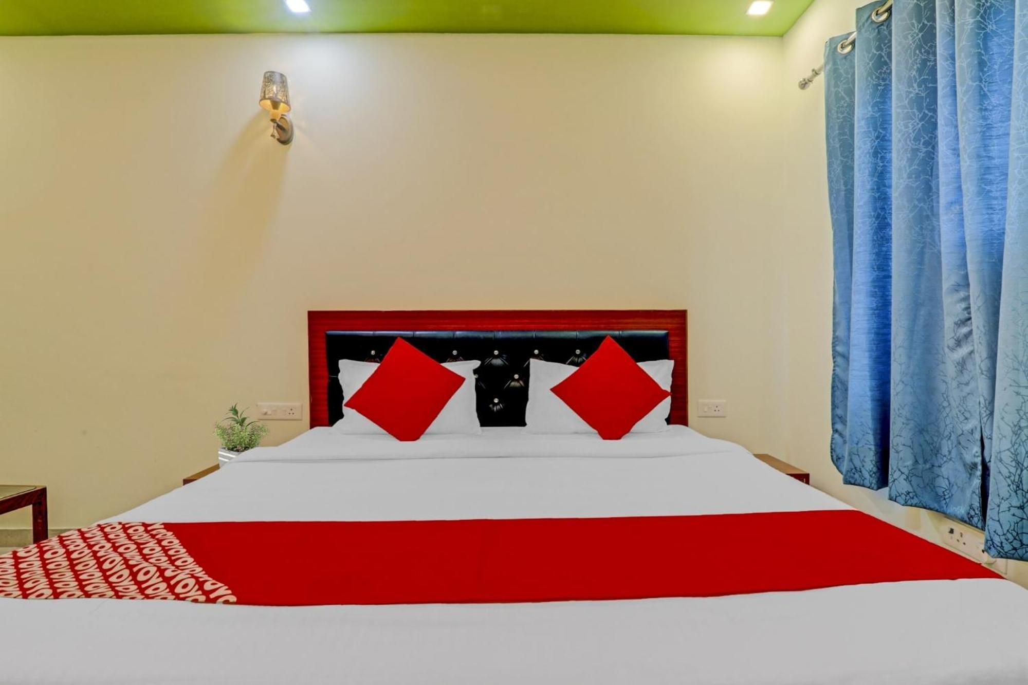 Hotel O Chauhan Palace ลัคเนา ภายนอก รูปภาพ